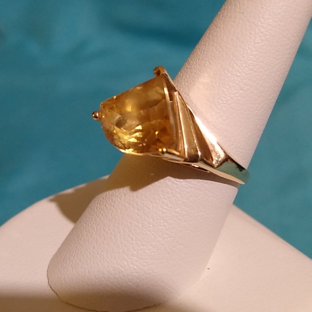 14K  Yellow Gold Citrine Ring - Picture 8 of 9